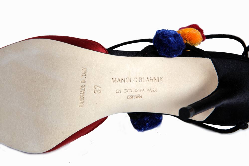 Aproximación empujar A merced de El zapato más español de Manolo Blahnik, en una limitadísima edición  disponible únicamente en España - MujerGlobal