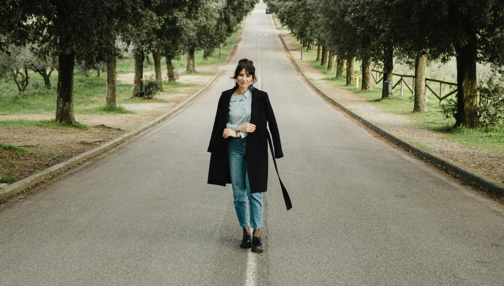 look mujer sencillo que estiliza