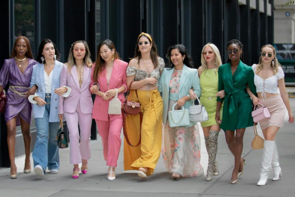 looks moda primavera verano mujeres con colores tendencia
