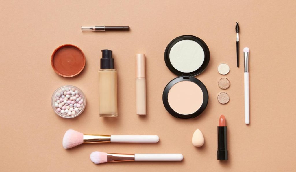 Productos de maquillaje utilizados para conseguir un acabado natural