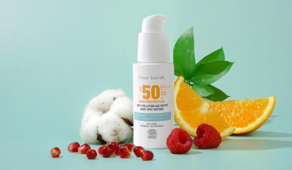 Protector solar facial Alma Secret SPF 50 con acción hidratante y protección diaria